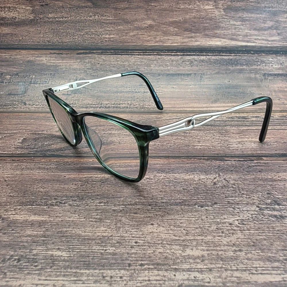 Marchon NYC Green Marble Cat Eye Eyeglass Silver Metal Temples 52-15-140 M 2297